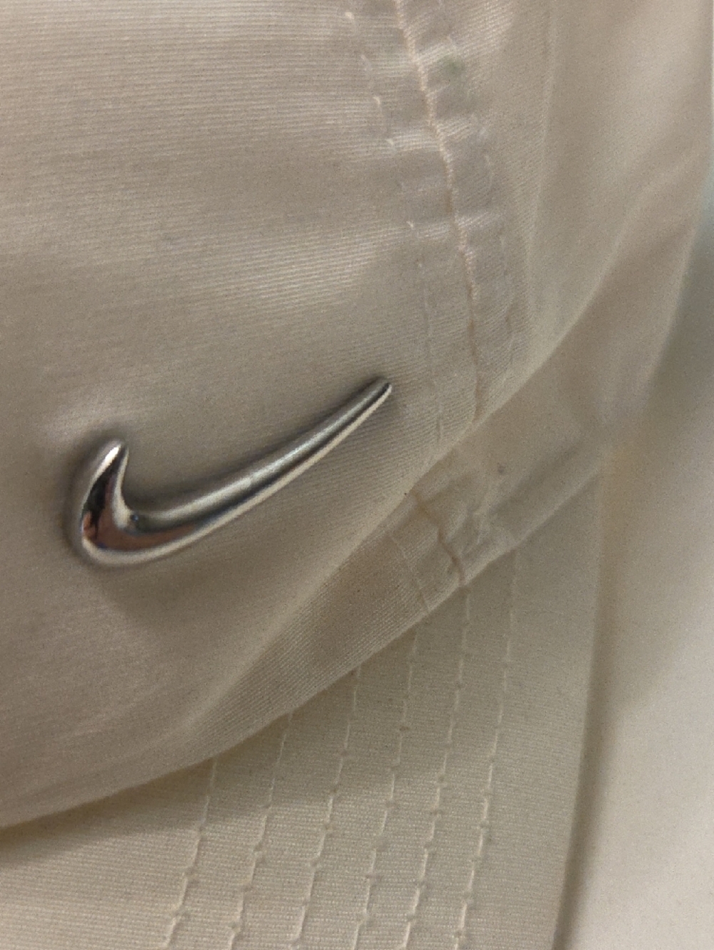 Nike Unisex White Baseball Cap with Silver Swoosh - Picture 2 of 4